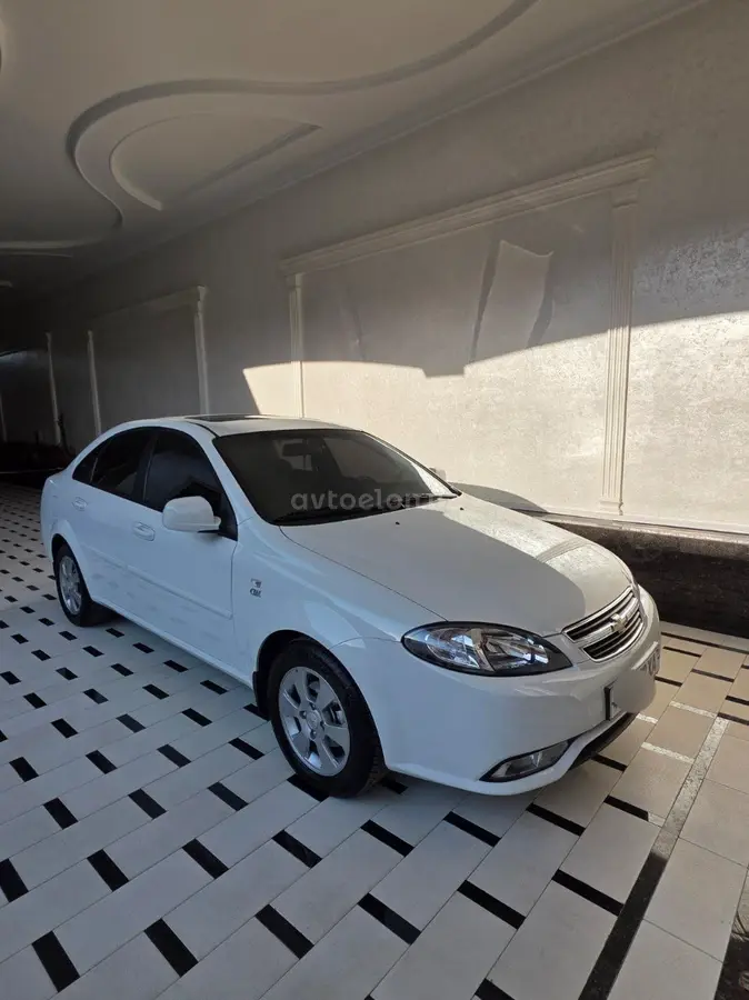 Chevrolet Gentra,  3 позиция