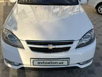 Белый Chevrolet Gentra, 3 позиция 2022 года, КПП Автомат, в Навои за ~11 578 y.e. id7433001
