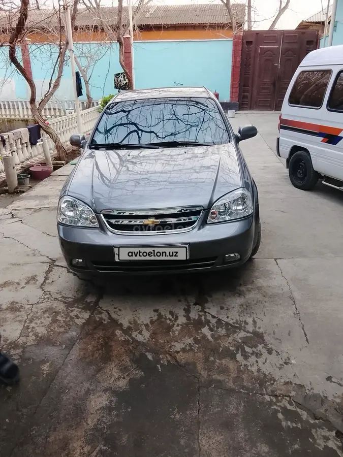 Chevrolet Lacetti,  1 позиция Газ-бензин