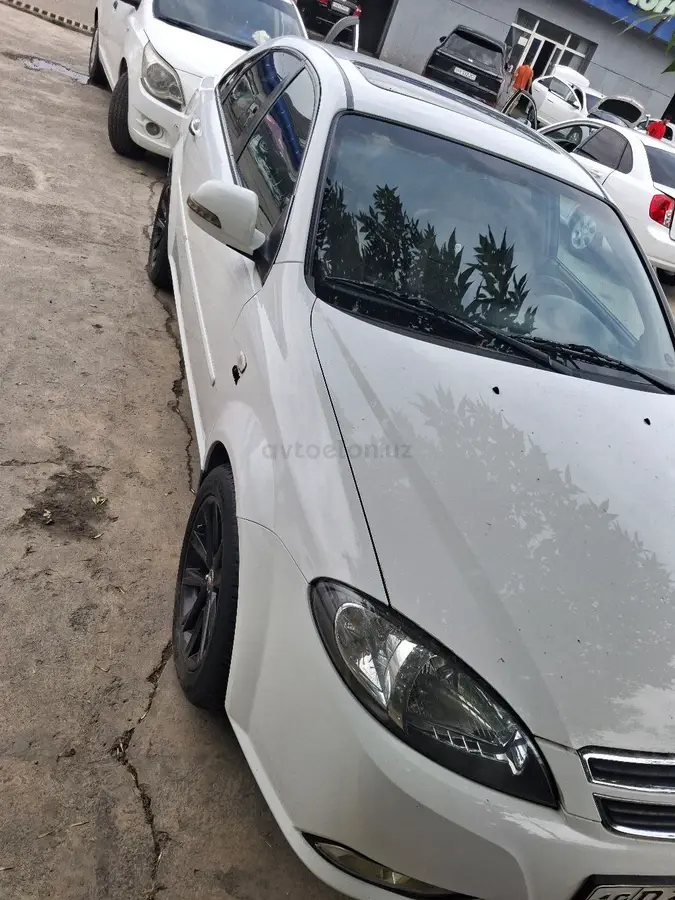 Chevrolet Gentra,  3 позиция