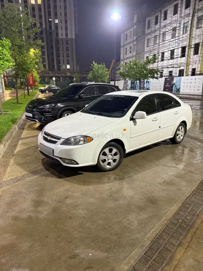Chevrolet Gentra,  3 позиция
