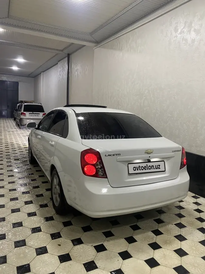 Chevrolet Lacetti,  3 позиция