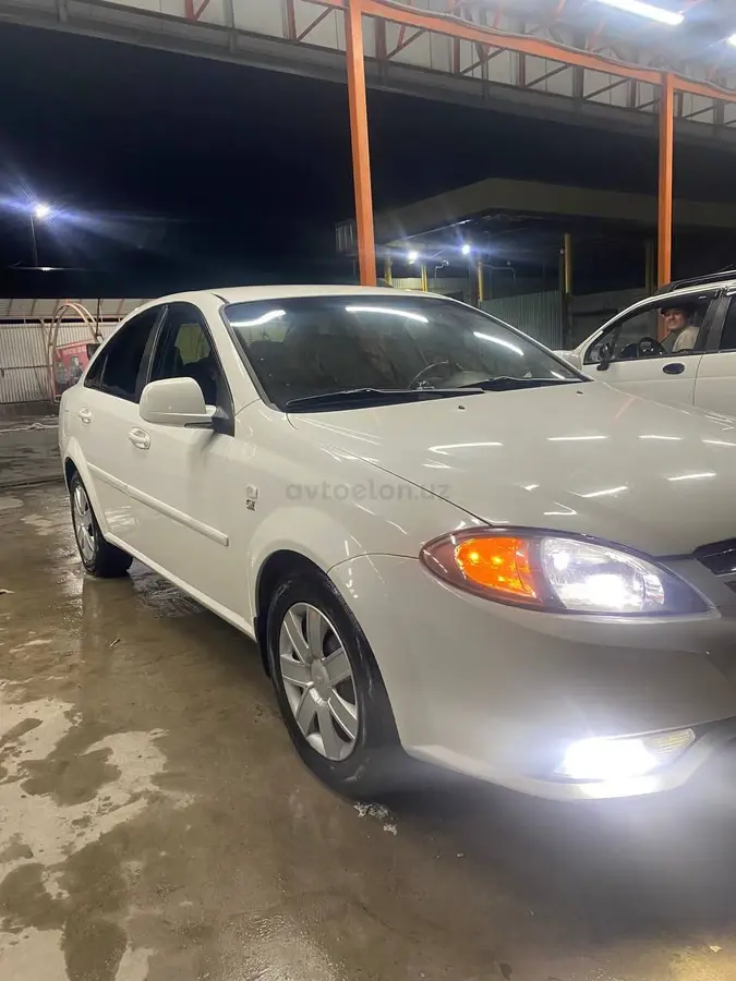 Chevrolet Gentra,  2 позиция