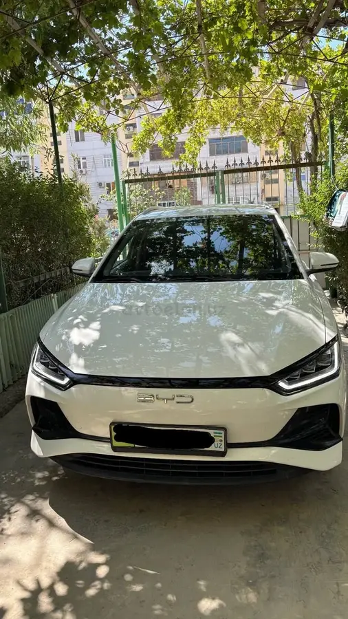 BYD e2