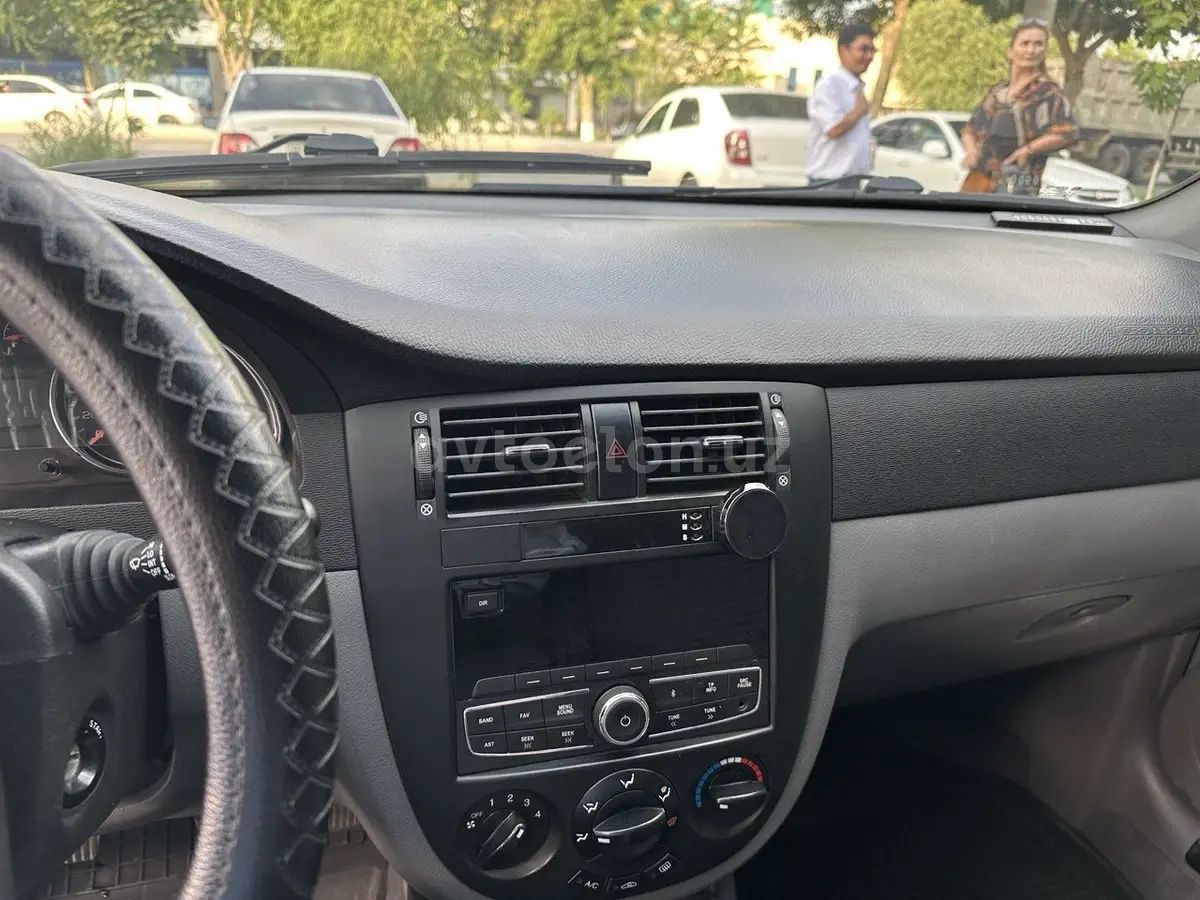 Chevrolet Gentra,  2 позиция