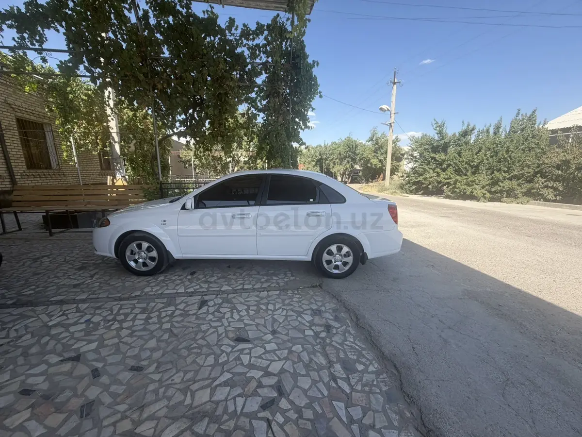 Chevrolet Lacetti,  3 позиция