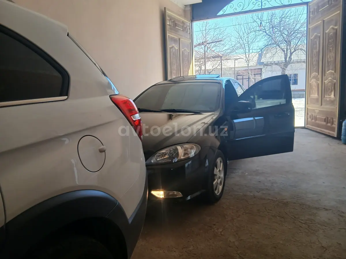 Chevrolet Gentra,  3 позиция