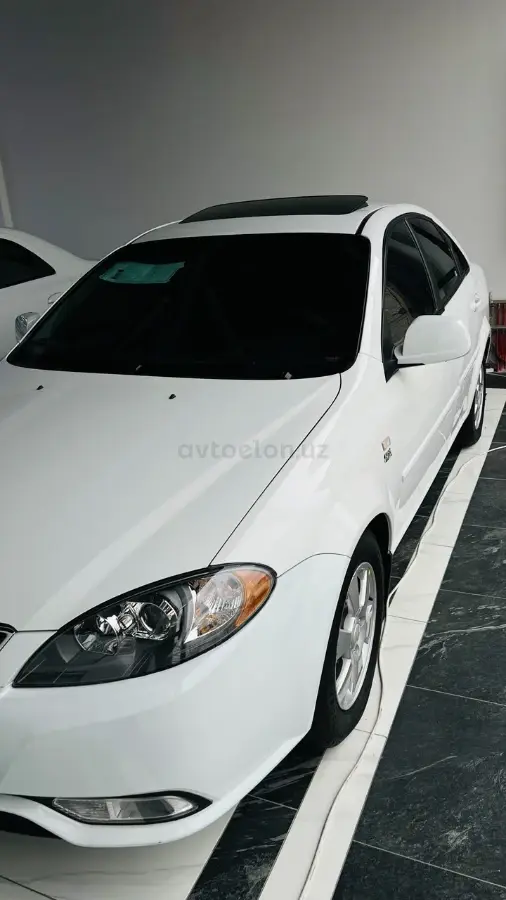 Chevrolet Gentra,  3 позиция
