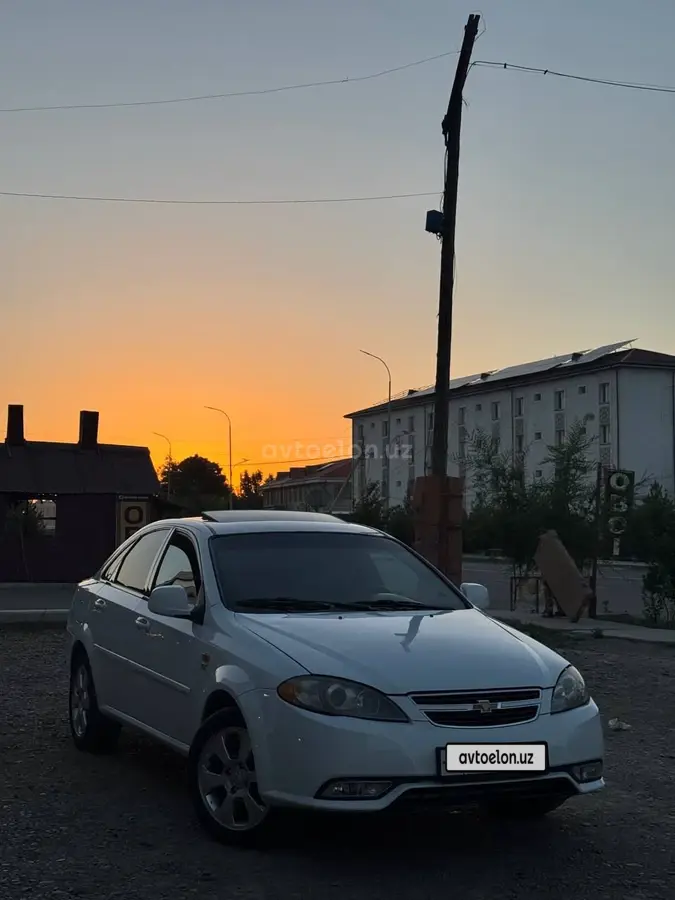 Chevrolet Gentra,  3 позиция
