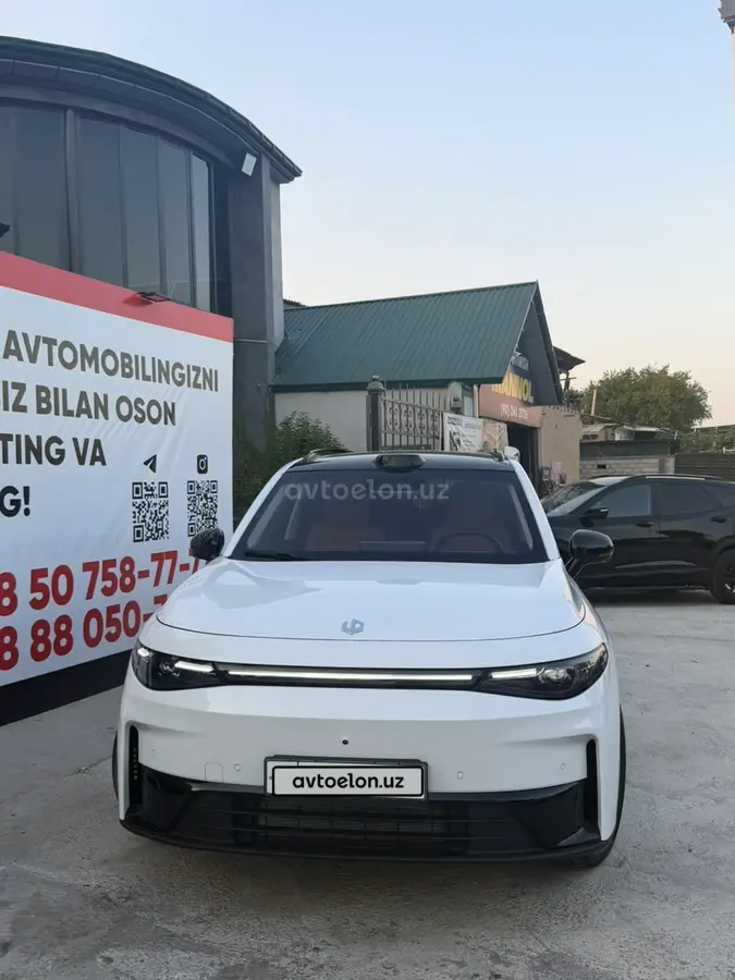 Leapmotor C16
