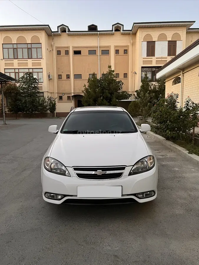 Chevrolet Gentra,  3 позиция