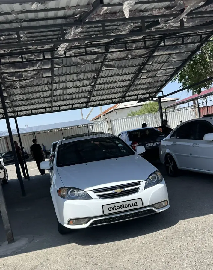 Chevrolet Gentra,  2 позиция