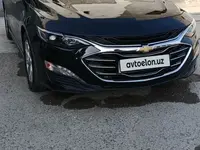 Черный Chevrolet Malibu 2 2019 года, КПП Автомат, в Джизак за ~20 343 y.e. id7101547