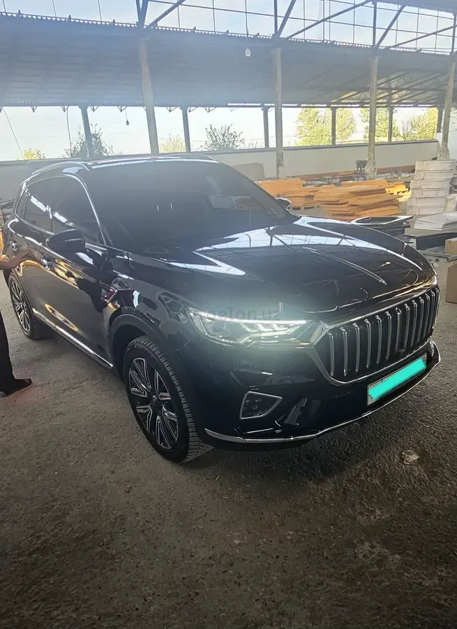 Hongqi HS5