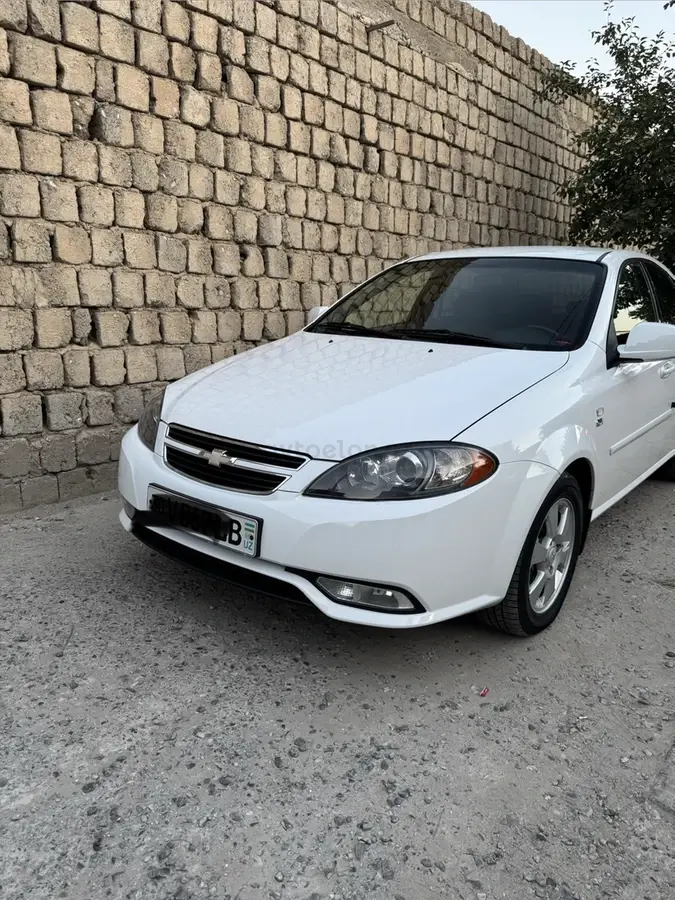Chevrolet Gentra,  3 позиция