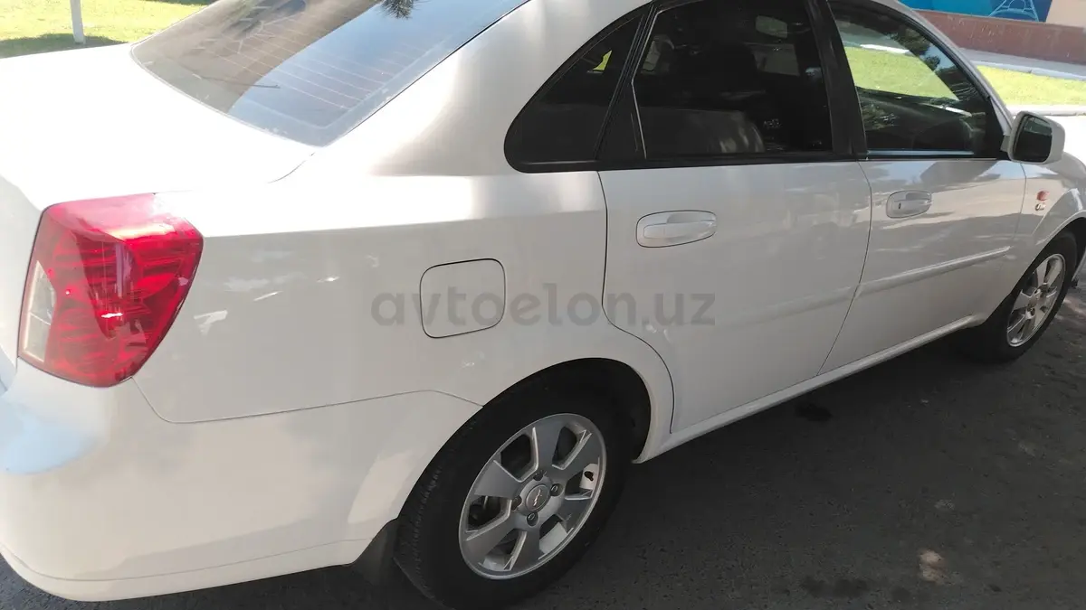 Chevrolet Gentra,  3 позиция