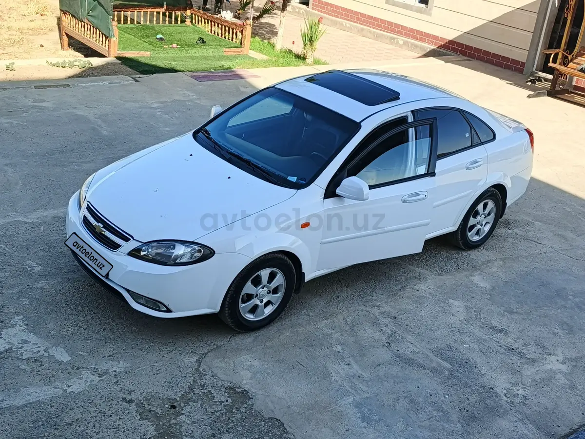 Chevrolet Gentra,  3 позиция