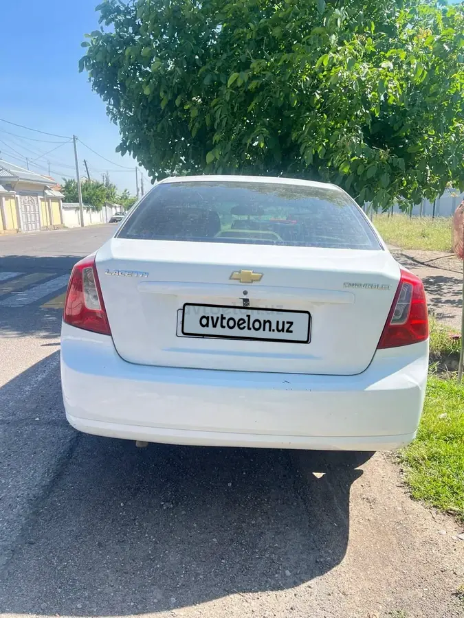 Chevrolet Lacetti,  1 позиция Газ-бензин