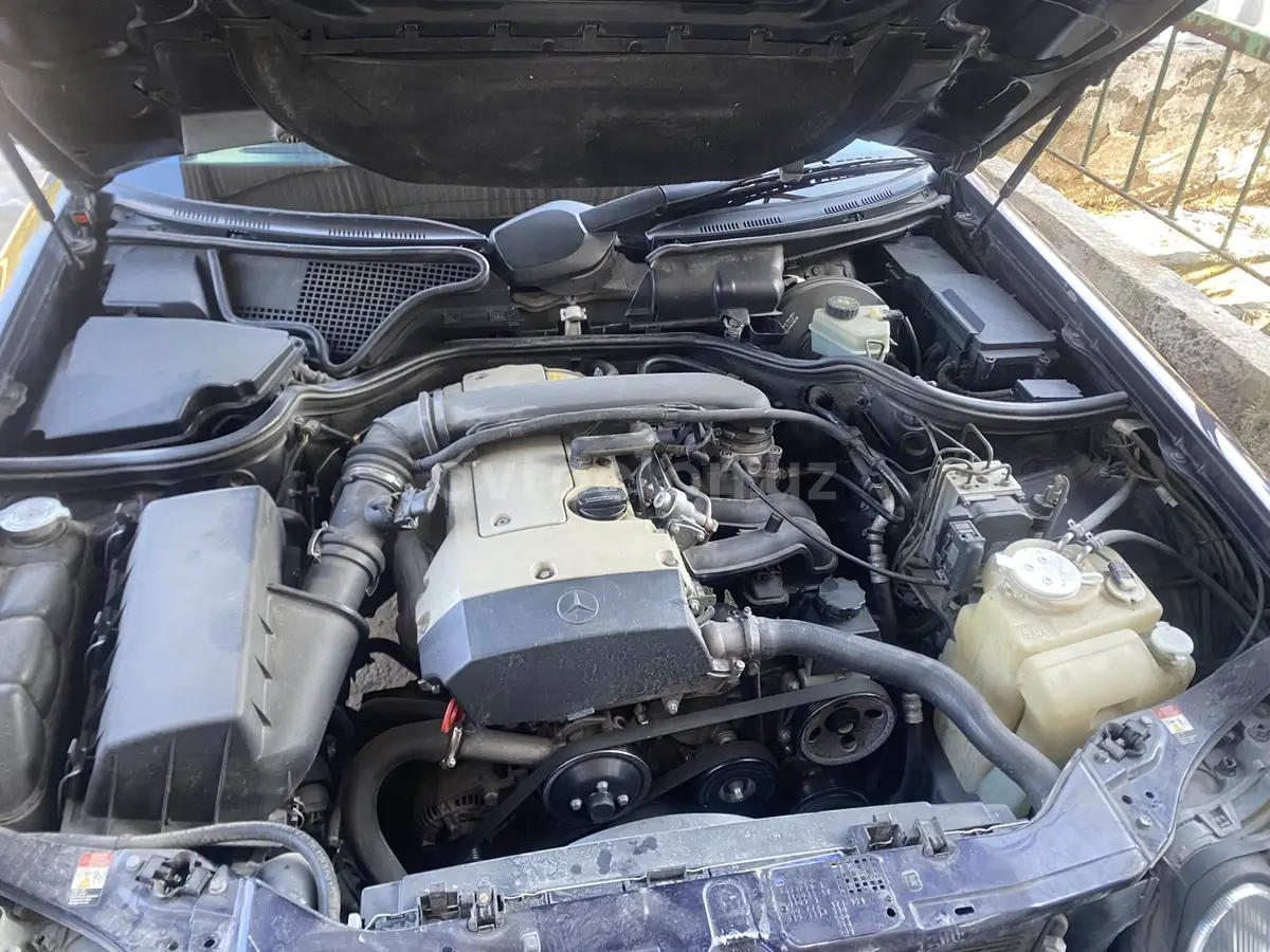 Mercedes-Benz E 200
