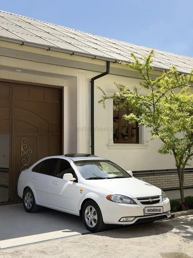 Chevrolet Gentra,  3 позиция