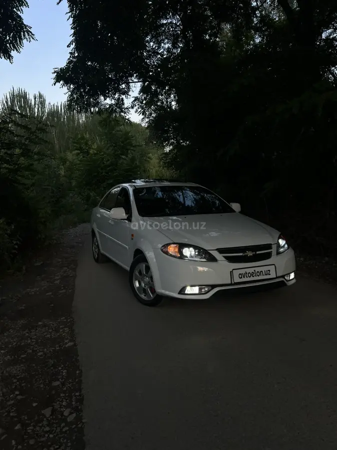 Chevrolet Gentra,  3 позиция