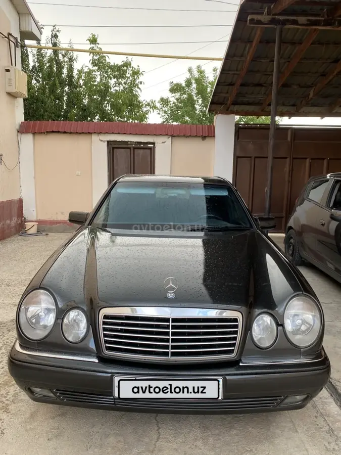 Mercedes-Benz E 220