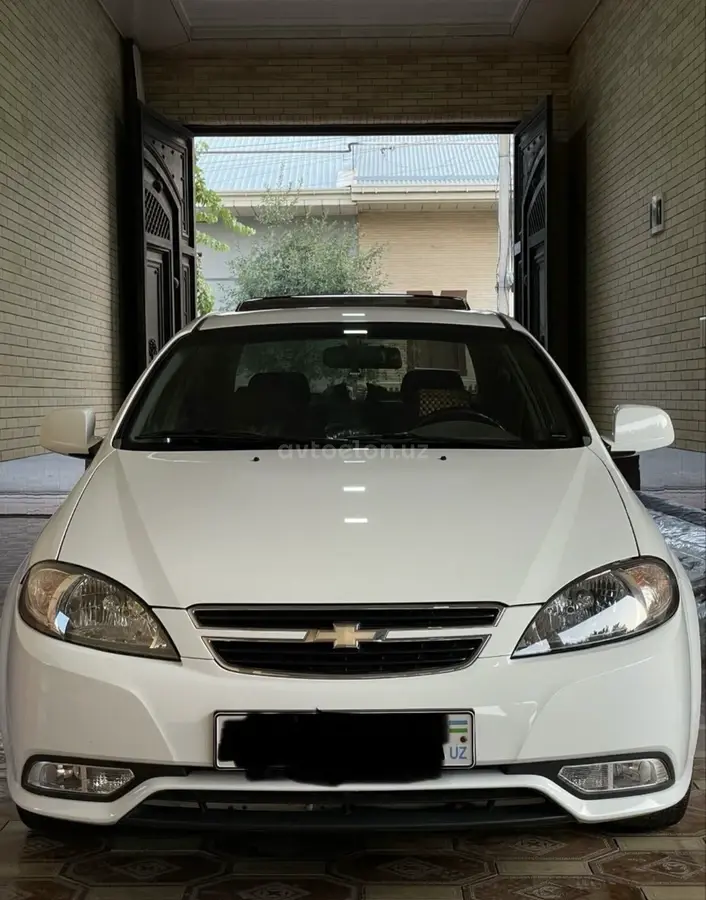 Chevrolet Gentra,  3 позиция