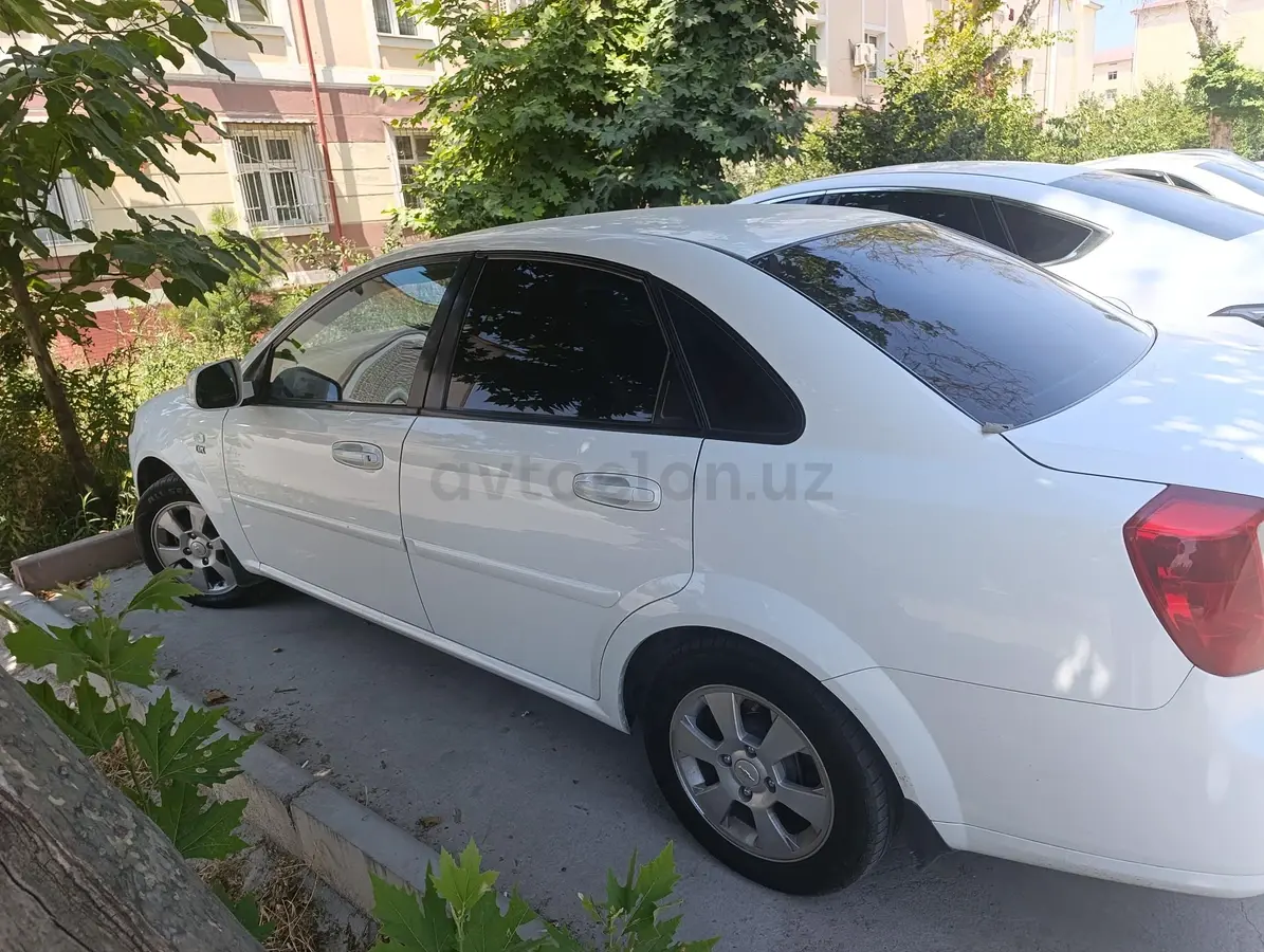 Chevrolet Gentra,  2 позиция