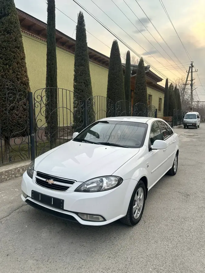Chevrolet Gentra,  2 позиция