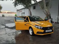 Жёлтый ВАЗ (Lada) Vesta 2019 года, КПП Механика, в Фергана за ~5 194 y.e. id7326832