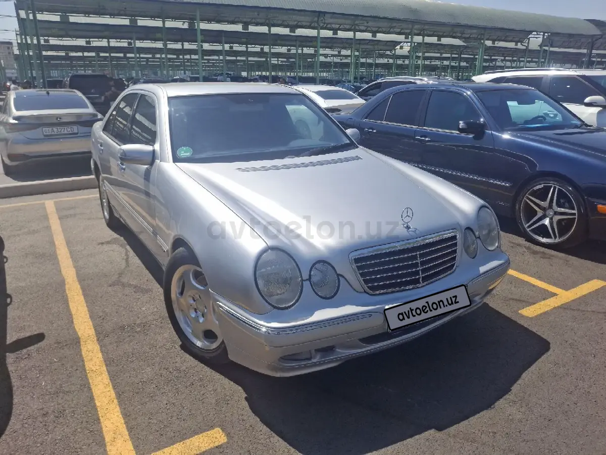 Mercedes-Benz E 200