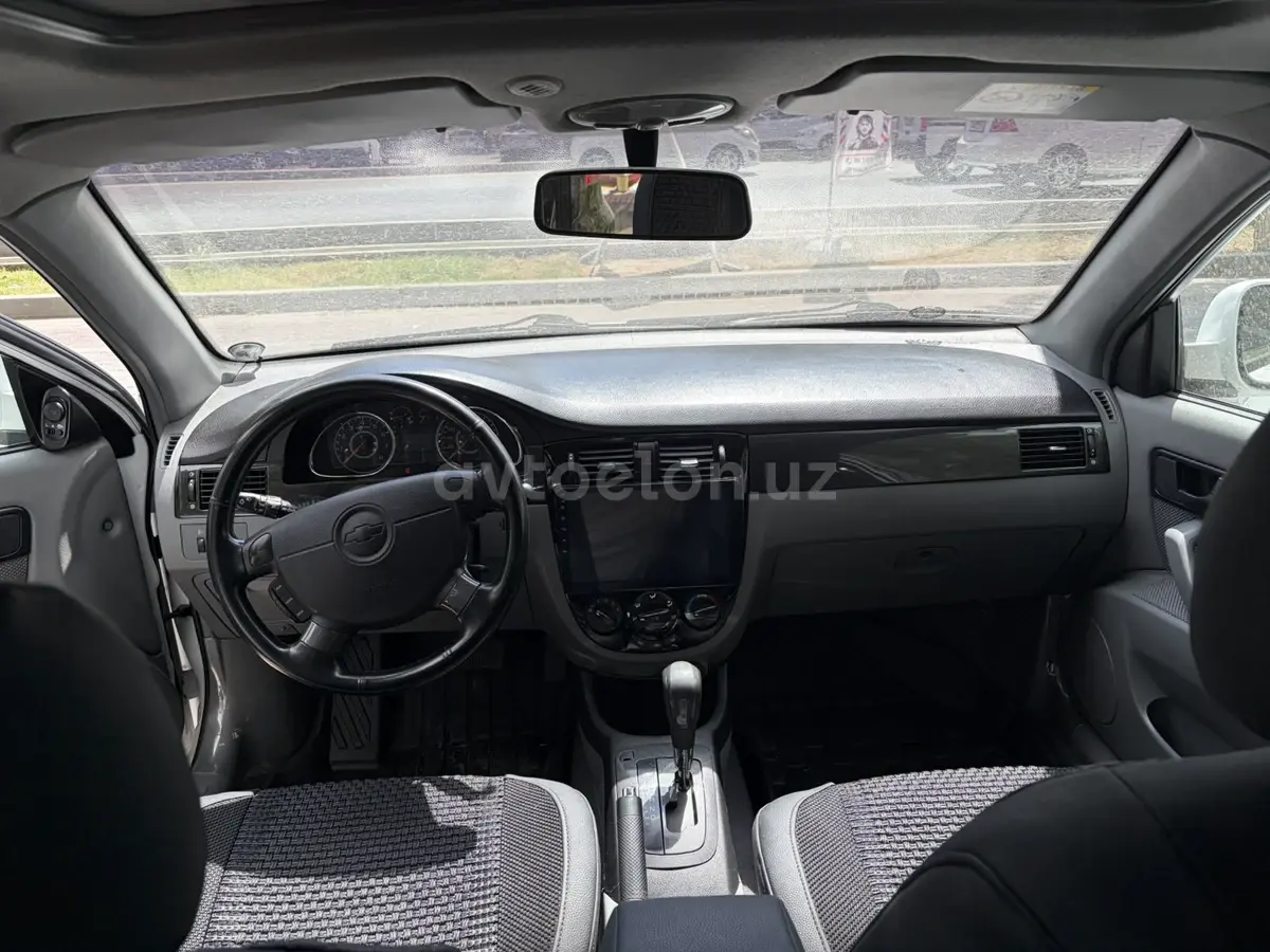 Chevrolet Gentra,  3 позиция