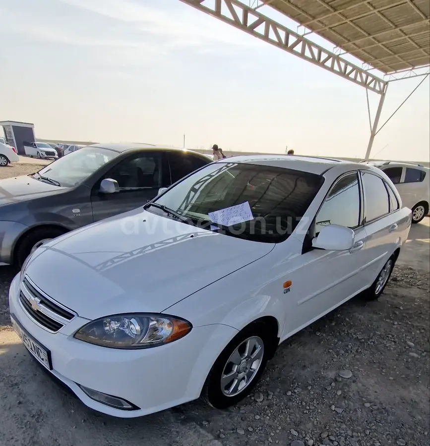Chevrolet Gentra,  2 позиция