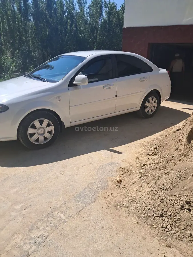 Chevrolet Gentra,  1 позиция