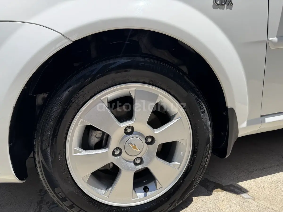 Chevrolet Gentra,  3 позиция
