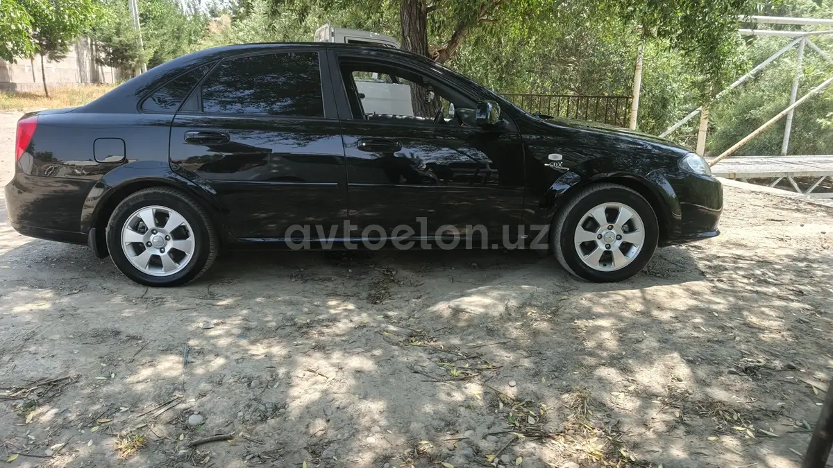 Chevrolet Gentra,  3 позиция