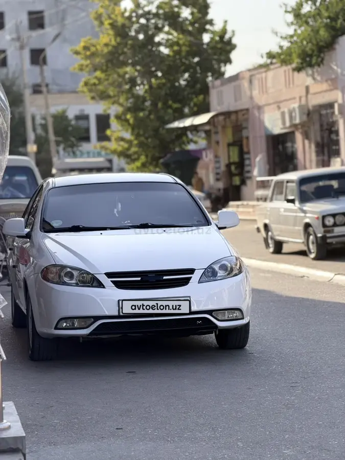Chevrolet Gentra,  2 позиция