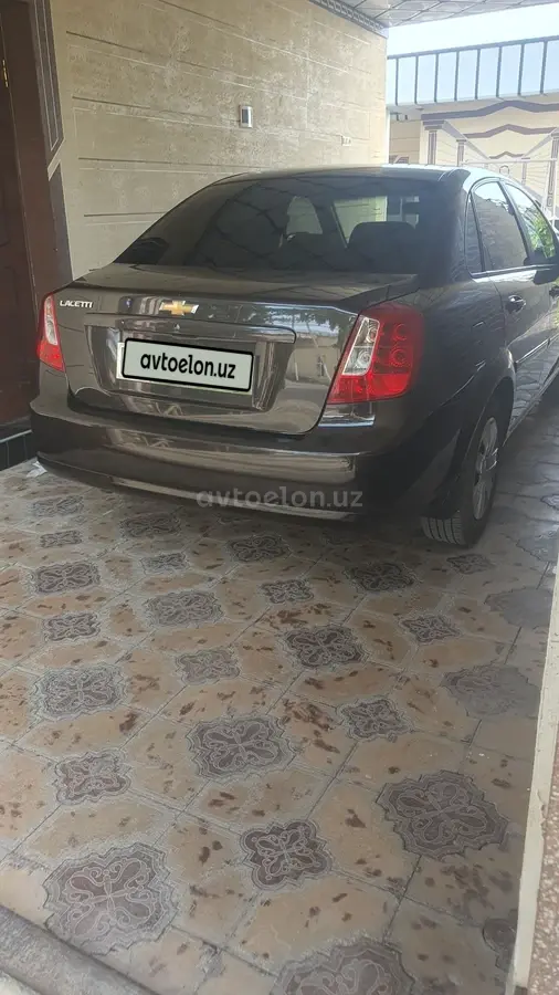 Chevrolet Gentra,  1 позиция Газ-бензин