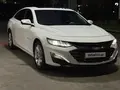 Белый Chevrolet Malibu 2 2020 года, КПП Автомат, в Ташкент за 19 950 y.e. id7499656
