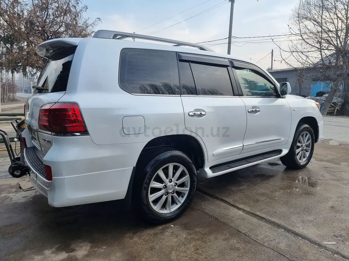 Lexus LX 570