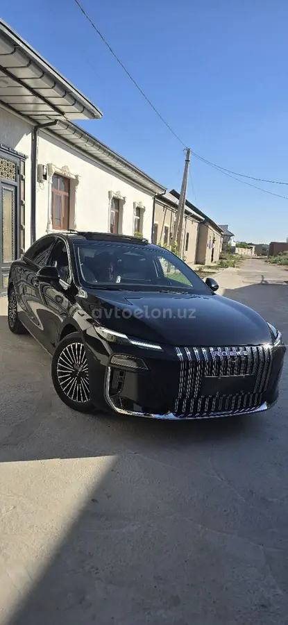 Roewe iMAX8 EV
