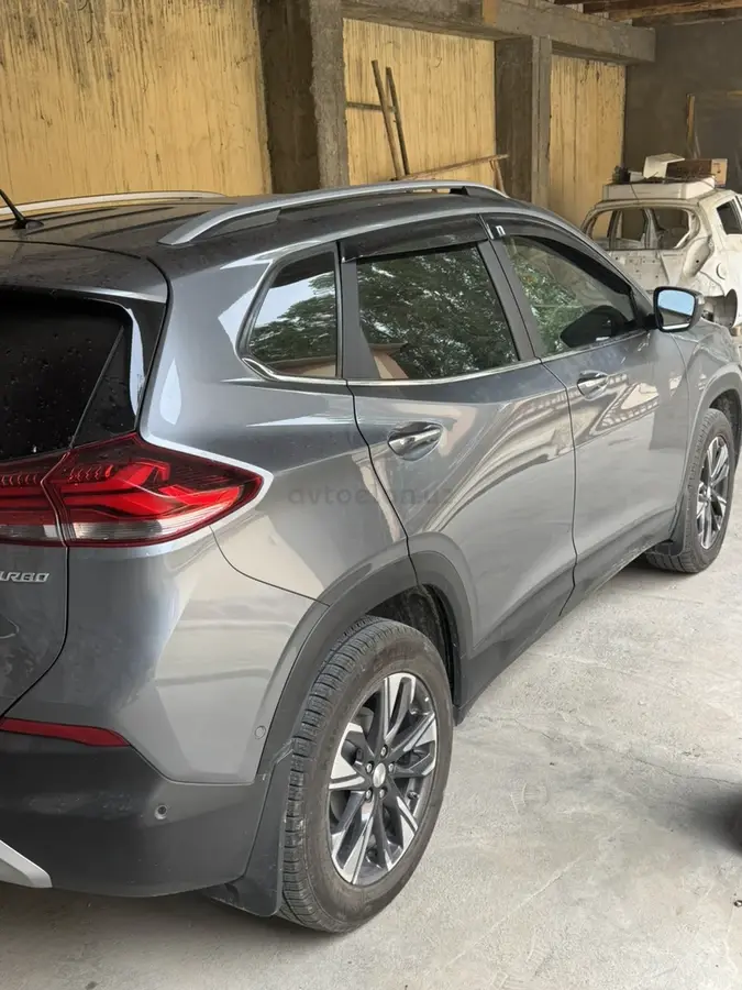 Chevrolet Tracker 2