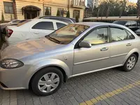 Серебристый Chevrolet Gentra, 1 позиция 2015 года, КПП Механика, в Ташкент за 7 000 y.e. id7311539