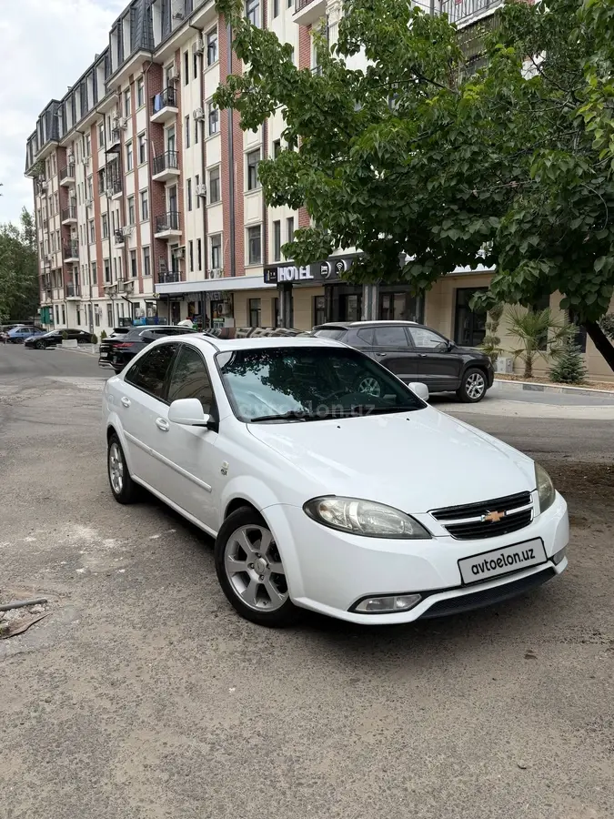 Chevrolet Gentra,  3 позиция
