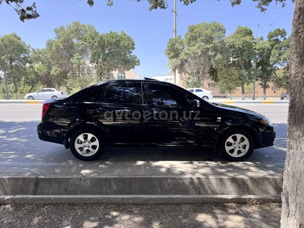 Chevrolet Gentra,  3 позиция