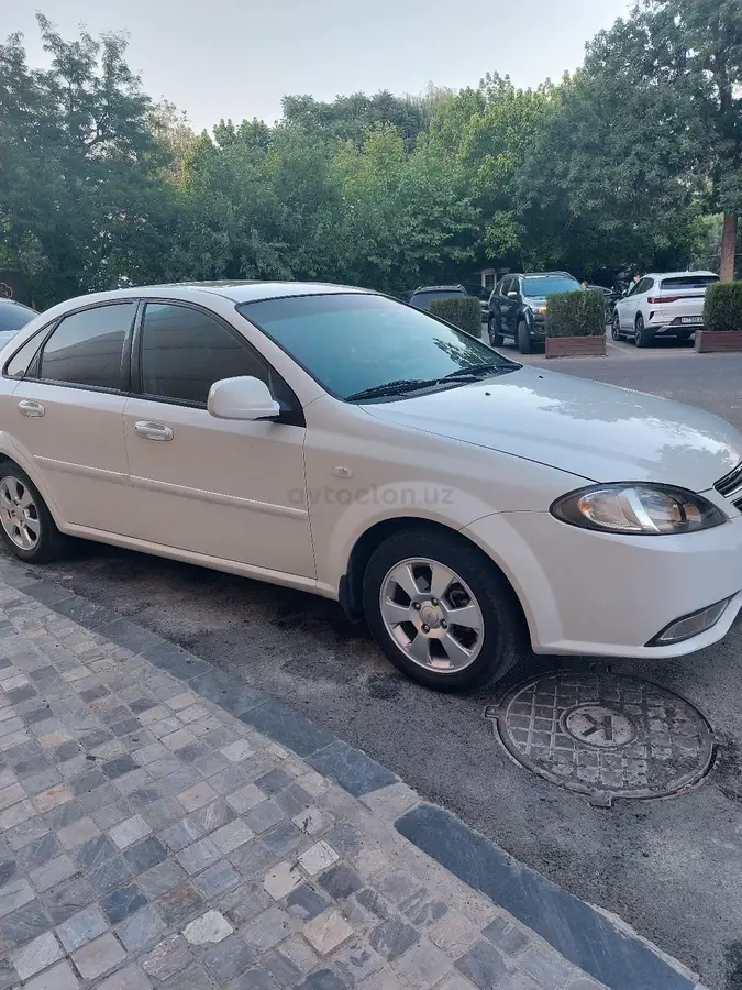 Chevrolet Gentra,  3 позиция