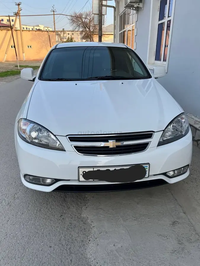 Chevrolet Gentra,  3 позиция