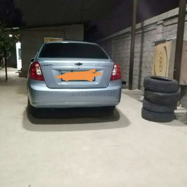 Chevrolet Lacetti,  1 позиция Газ-бензин