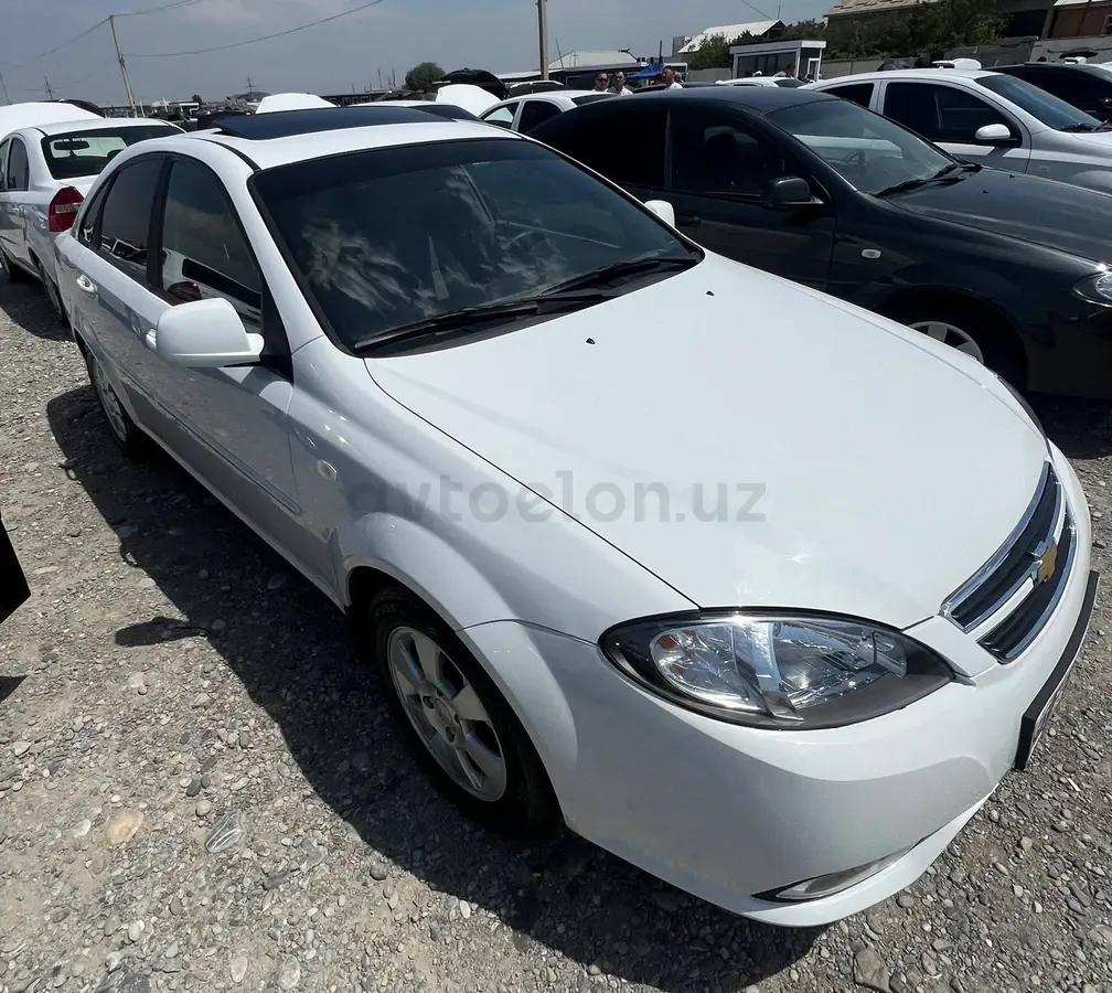 Chevrolet Gentra,  2 позиция