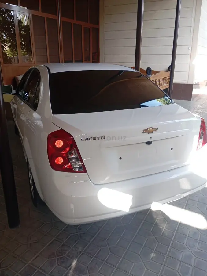 Chevrolet Gentra,  3 позиция